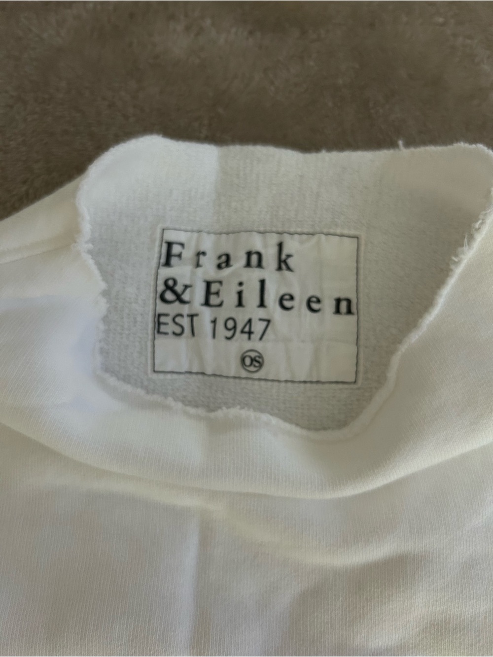 Frank & Eileen Crisp White Malibu travel set - Picture 6 of 9